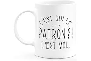 quotedazur - Mug C'Est Qui Le Patron - Cadeau Collègue Retraite - Idée Cadeau Original, Humour Femme - Tasse Couple Saint Valentin - Gadget Geek Homme - Idéal Anniversaire Soeur Ou Meilleure