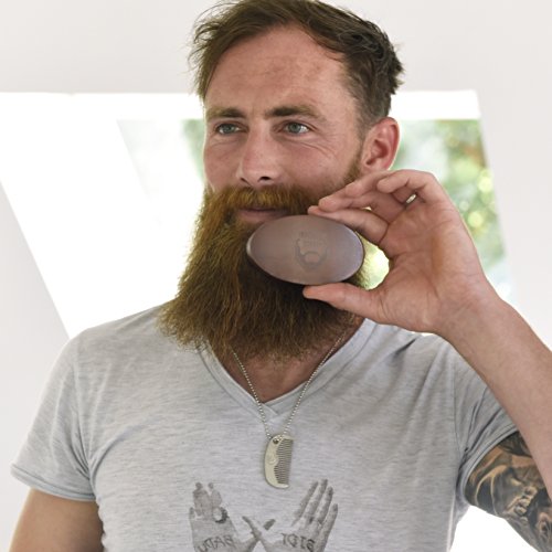 Bartbürste & Bartkammkette zur Bartpflege – Hochwertiges Bartpflege-Set – MADAMARI BEARDS – Bartbürste mit Wildschweinborsten inklusive Bartkamm aus Metall zur Pflege unterwegs – Metallbox für eine ideale Geschenkidee – Besonders weiche Borsten - 7