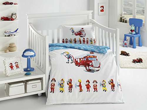 Aminata-Kids süße Kinderbettwäsche Bettwäsche Kinder 100×135 cm Baumwolle Feuerwehrauto Feuerwehrmann Feuerwehr Baumwolle Babybettwäsche-Feuerwehrmann Wendebettwäsche hellblau Feuerwehrmänner - 2