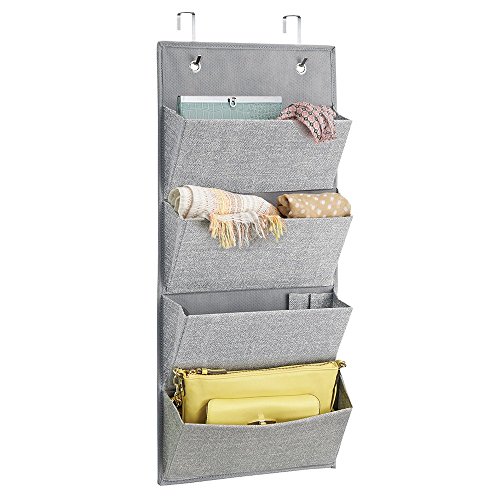 mDesign Schrank-Organizer aus Stoff zur Wandmontage oder Hängen über die Tür für Handtaschen, Haar-Accessoires - 4 Taschen, Grau