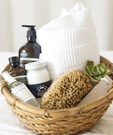 Natural luxury basket full of bath time goodies - Unisex