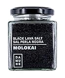 Su color llamativo y grandes notas ahumadas la convierte en una gran sal para acabar cualquier plato: ensaladas, verduras, sushi, carne asada, pollo teriyaki o tofu. El color negro de la sal agrega puntos de presentación, proporcionando un contraste fresco, único a los alimentos de color claro como el puré de patatas (no se utiliza durante el proceso de cocción, ya que se disolverá y los elementos negros añadidos simplemente se asentaran en el fondo en forma de residuo).