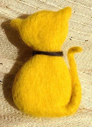 Needle Felted Yellow Cat Brooch by Art of stitching