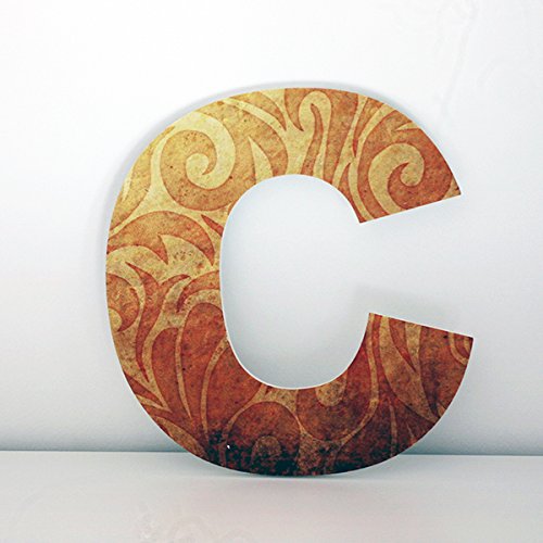Letras decorativas C con frontal de estilo vintage. Altura 30 cms