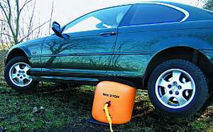 Preisvergleich Produktbild Luftkissen-Wagenheber, Hubhöhe ca. 60cm, 3.000kg