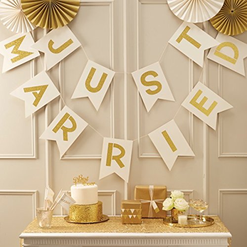 Metallic Perfection | Just Married Girlande creme gold