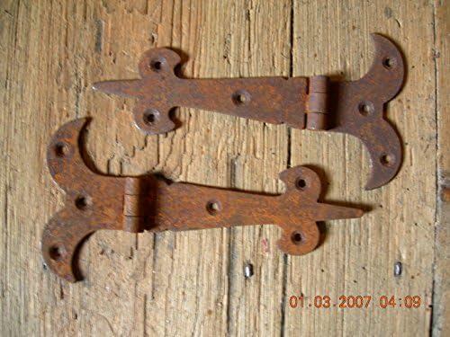 Antique Warehouse 150mm Rusty rustic gothic Fleur de Lis hinge, pair