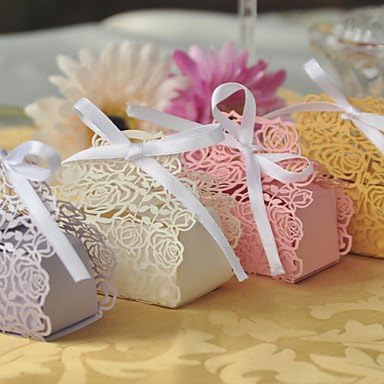 SHENCHI 100pcs Rose Flower Laser Cut Hollow Carriage Favors Box Gifts Candy Boxes With Ribbon Bridal Shower Wedding Event Party Supplies , golden