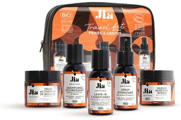Jia Paris – Travel Kit Cheveux Frisés à Crépus – Routine Complète Nomade – Shampoing, Masque, Leave-in, Gelée & Spray Hydratant – Formats Voyage 60ml – Pochette Réutilisable – Soins Naturels