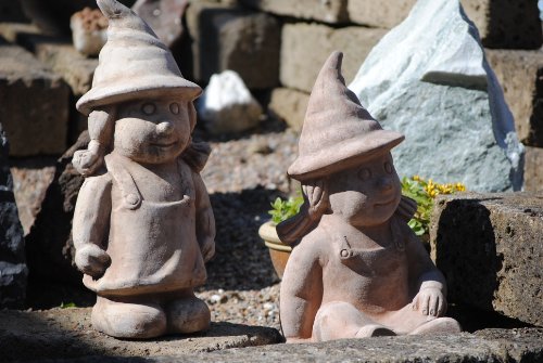 Gartenmädchen,lustige Figur aus Terra,sitzend,33cm