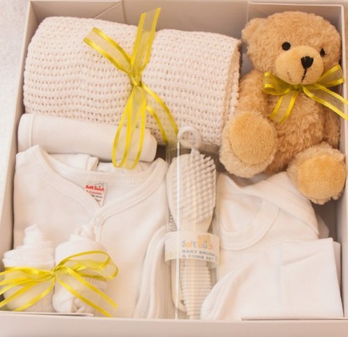 New Baby Gift Box White. Age 0-3 Months. Contains Babywear and Accessories