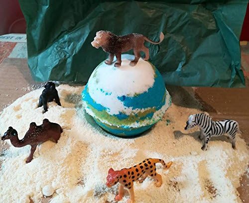 Animals of the world bath bomb Also includes a toy to keep - bubblegum scent