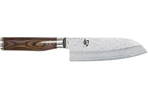 KAI Shun Premier Tim Mälzer Santoku 14 cm Longueur de Lame - Noyau VG-MAX 61 (±1) HRC, Acier Damas Poli de 32 Couches - Manche en Pakkawood Marron Moyen - Finition Martelée - Fabriqué au Japon