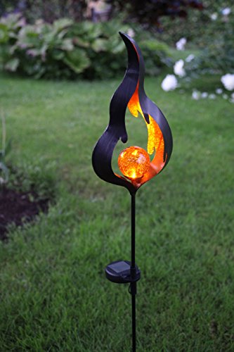 Dekorative hochwertige XL – LED SOLAR Gartenstab / Wegeleuchte / Gartenleuchte / Pathlight aus einem schwarzen Metallstab und einer dekorativen beleuchteten Acryl-Kugel mit 1 amber LED – Größe ca. 85 cm x 16 cm – mit 1 AMBER LED – mit integriertem SOLARPANEL – bereits inklusive : AKKU – Solar – Panel – Solar Energy – inklusive Erdspieß – für den Außen – Bereich geeignet – OUTDOOR – zur Auswahl stehen Mond oder Flamme – aus dem KAMACA – SHOP (FLAMME) - 3
