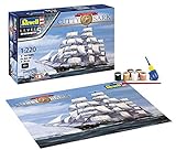 Lieferumfang: Kunststoffmodellbausatz (nicht zusammengebaut), bebilderte, mehrsprachige Bauanleitung, Abziehbilder, Flaggentafel, 6 Farben (Revell Aqua Color), Pinsel, Garn, Klebstoff (Revell Contacta Professional Mini), Poster