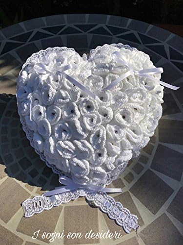 Romantic Heart Shaped White Rose Cushion Wedding Wedding Ring Box Ring Pillow with Elegant Floral Pillow Satin Ring crchet roses handmade.