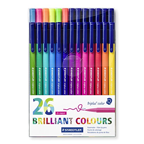 Staedtler 323 TB26 Fasermaler Triplus Color (ergonomische Dreikantform, stabile Spitze, Strichbreite 1.0 mm, leicht auswaschbar, Etui mit 26 farblich sortierten Fasermalern)