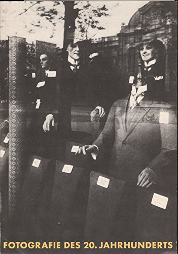 Fotografie des 20. Jahrhunderts. Sammlung Foto/Video mit Sammlung Gruber, Museum Ludwig, Köln. Eine Ausstellung zum 150jährigen Jubiläum der Fotografie. [Katalog der Galerie der Hochschule für Grafik und Buchkunst Leipzig 21.9. - 31.10.1989]