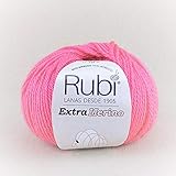 composición: 55% merino 45% acrílico peso/longitud:100 g, aprox 120 m agujas:tricotar 6 , crochet 5 mm labor: 10 x 10 cm = 13 puntos x 20 vueltas tratamiento:lavado a máquina, máx 30°c/ no planchar