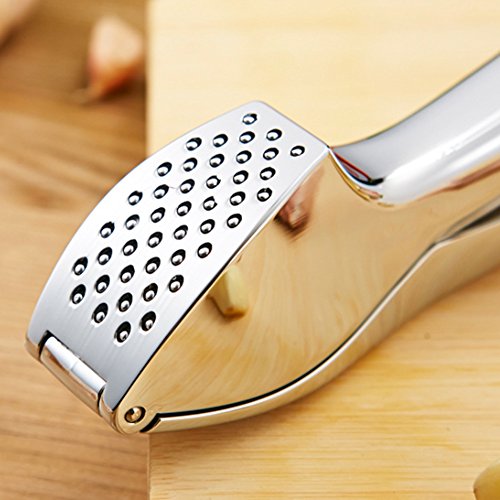 Knoblauchpresse, Knoblauchwippe in Metallbauweise, aus Edelstahl, solide und ergonomisch, mit Knoblauchschäler (One Silber Knoblauchpressen) - 3