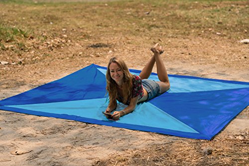 Kahuna Strandtuch aus Fallschirmseide – XXL 245 x 245 cm – die größte Stranddecke, Picknickdecke, Campingdecke erhältlich – tragbar, ultraleicht, schnell trocknend, mit 12 Sandtaschen - 2