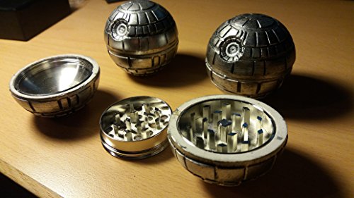 Weed Grinder im Todesstern Style aus Metall, Kräutermühle mit Pollensieb, Gewürzmühle im Death Star Design, 3-Teilig aus Aluminium mit Zinklegierung, Verpackt in Eleganter Geschenkbox - 9