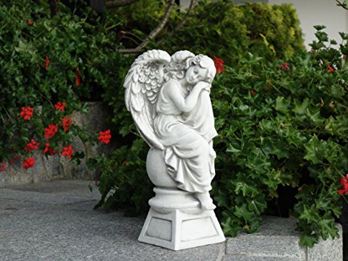 Wunderschöne Engel Figur auf Podest aus Steinguss, frostfest Grabdeko - 2