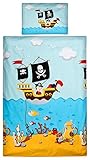 Aminata Kids - Kinderbettwäsche Bettwäsche Kinder 100x135 cm Baumwolle Jungen Pirat Piraten Seeräuber Piratenschiff Schatzinsel Piratenflagge Schatz Schatzkarte Schatzkiste blau Kleinkind KINDERGRÖSSE