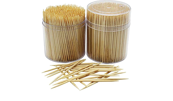 Jsycd Bambus Zahnstocher Aus Holz 2000 Sticks Grosses Holz Runde Zahnstocher In Durchsichtigem Kunststoff Aufbewahrungsbox Zahnpflege Zahnstocher Amazon De Kuche Haushalt