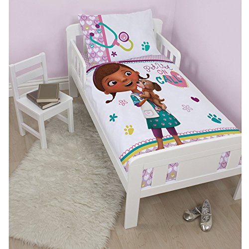 Disney Doc McStuffins 4 in 1 Junior Bedding Bundle (Duvet, Pillow, Covers)