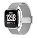 Produktbild TopTen Fan-Motive Fitbit Versa Armbanduhr Band, verstellbar Edelstahl Milanaise Sport Handgelenk Armband Strap, Ersatz Zubehör Jewelry Armband für Fitbit Versa Gesundheit und Fitness Smartwatch M silber