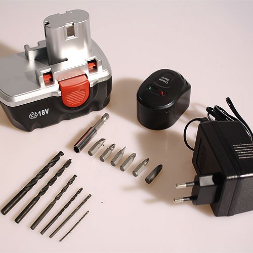 18V Akkuschrauber Bohrschrauber Akku-Bohrschrauber im harten Koffer 2 Akkus + 6 Bohrer + 6 Schraub Bits - 6