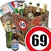 Produktbild 69. Geburtstag Geschenk für Freund- Bier Geschenkebox mit Bieren der Welt + INKL Geschenk Karten + Bier - Bewertungsbogen + Bierbuch + Bierset + Bier Geschenk + Personalisierte Geschenk-Box - 69 + Bier - Geschenke für Männer + Besser als Bier selber machen oder selbst brauen + Geburtstagsgeschenke für 69ten Geburtstag Geschenkkorb für Männer Geschenk zum Geburtstag für den Freund Bier-Geschenkkorb Geburtstag 69 Mann Bier Geschenke für Männer 69. Geburtstag Freund Geschenk