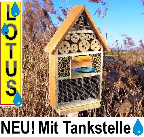 INSEKTENHOTEL,LOTUS-AUSFÜHRUNG (mit wasserabweisender Oberfläche), MIT 2 x SICHTGLAS ca. 8 mm und 11 mm (2 BEOBACHTUNGSRÖHRCHEN aus Glas, mit Zellstoff-Verschluss und Anflughilfe) MIT TRÄNKE SD und FUTTERPLATZ, Futterstelle, hellbraun braun XXXL Nistkasten Schmetterling Marienkäferkasten,Insektenkasten, Insektenhaus, funktionelle Garten Deko passend zum Vogelhaus oder Vogelhäuschen - 2