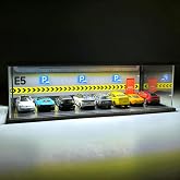 Diorama Garaj 1/64 &Ouml;l&ccedil;ek 8 Ara&ccedil;lık &ndash; LED Işıklı USB &Ccedil;alışan Model Araba Sergileme Standı &ndash; Pleksi Kapaklı Dekoratif Vitrin