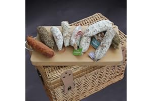 LA BOUTIQUE DES SAUCISSONS Box saucissons aromatisés (nature, fumé, noix, chevre, noisettes, beaufort, poivre, herbes de provence, roquefort)