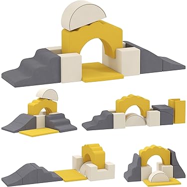 Hier Komen Fretten En Hun Baasjes Maandelijks Samen Om Te Spelen In Een Ballenbad Ja Ze Bijten En Stinken Maar Ze Zijn Zo Speels~a986ad7c
