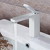 Der Wasserhahn aus glatt Weiss-Lack-Oberfläche, leicht zu reinigen, keine Verfärbung, Anti-Fingerabdrücke