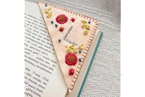 Litthing Marcapaginas de Esquina Bordado a mano, 26 Letras Personalizados Marcapágina Estaciones Triángulo de Fieltro Regalos para Amantes de Los Libros Hombres Mujeres