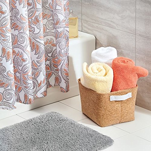 mDesign Aufbewahrungskorb für das Badezimmer – attraktiver Waschtisch Organizer aus Kork – wasserresistente Aufbewahrung für Handtücher, Lotionsflaschen, Kosmetika etc. – braun - 2