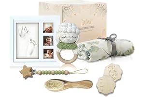 LUMS Canastilla Bebe Recien Nacido – Set Original con 6 Productos: Marco Huellas, Manta, Sonajero, Peine y Más – Cesta de Regalo Ideal para Baby Shower, Niño o Niña – Regalo Útil y Emotivo