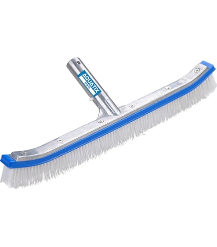 Well2wellness Spazzola Per Alghe Inox – Larga 26 Cm, Attacco Clip-on Per Asta Telescopica Per Pulizia Piscina