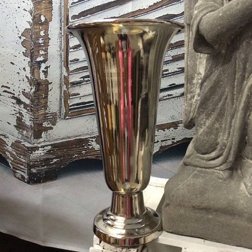 Vase auf Fuß Aluminium vernickelt silber