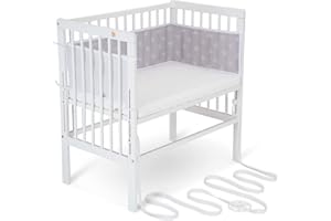‎FABIMAX FabiMax Baby Beistellbett für Boxspringbett, stufenlos höhenverstellbar, Buchenholz massiv weiß lackiert, inkl. Matratze Classic und Netz-Nestchen weiße Sterne auf grau
