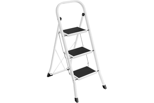 SONGMICS Marchepied 3 Marches Pliable, Escabeau, Verrou de Sécurité, Facile à Ranger, Charge 150 kg, Blanc Nuage GSL03WT