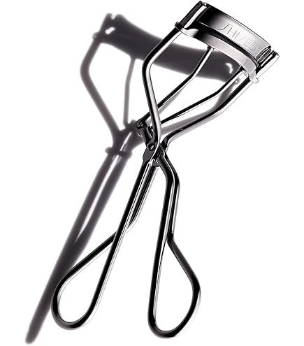 Chanel Precision Eyelash Curler : Buy Online at Best Price in KSA