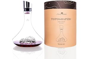 ALASKAN MAKER Carafe à décanter le vin 1.8 L | Borosilicate de qualité supérieure soufflés artisanalement avec les montagnes en relief | Bouchon 3 en 1 (filtre, aérateur et bec verseur) (Mont Blanc)
