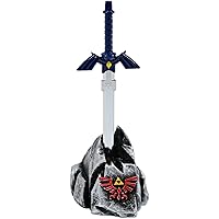 The Legend of Zelda –Links hylianisches Master-Schwert, Miniatur mit Ständer in Steinoptik, Geschenk für LOZ-Fans…