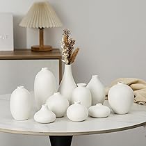Witte keramische vaas voor bloemen - eenvoudig en modern - crème