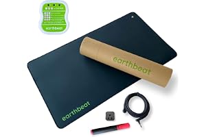 earthbeat Klassisk Jordningsmatta. EU-adapter ingår. Gratis testkit för jordning. Naturlig terapi för sömnkvalitet och välbefinnande. Ledande veganskt läder. 33×60 cm